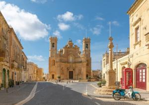 Two Connected Farmhouses in Gharb Gozo with 2 Private Pools Rooftops and BBQ Sleeps 16