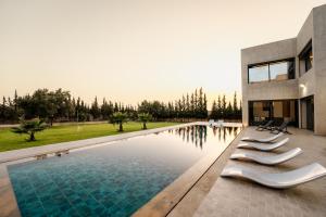 Design villa, huge pool & sunsets Essaouira