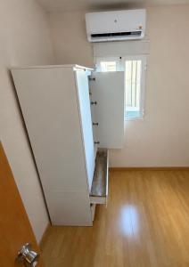 Renovated apartment 2 bedrooms Free parking