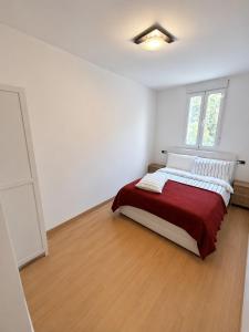 Renovated apartment 2 bedrooms Free parking