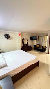 Casa Colonial con Piscina Privada - Colonial House with Private Pool in Prado Centro