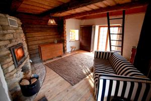 Double or Twin Room with Shower room in Metsara B & B