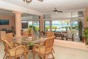 Villa Ixchel-Stunning views, right on the beach!