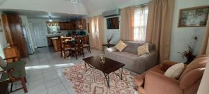 Palm Breeze Cottage