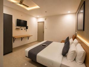 Hotel GV Elite Luxury Rooms Near Nexus Mall & JNTU