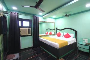 Saroj Lodge