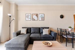 Charming Apartment near Athens Center and the Sea