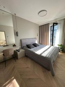 Central Panorama Retreat w balcony Self Check-in