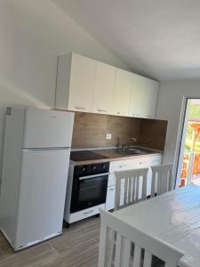 Rrjoll Holiday Apartments