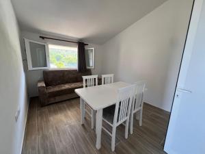 Rrjoll Holiday Apartments