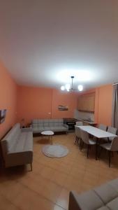 Lonas Apartment