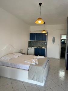 Christos rooms milos