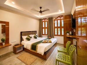 HOTEL VARANASI RD GUEST HOUSE Near Shree Kashi Vishwanath Temple and Ganga Ghat -BEST FAMILY HOTEL IN VARANASI