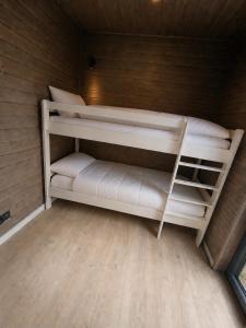 Camping Binduga Domek Cicha Polana Nr 1 bezpośrednio nad Jeziorem Świętajno