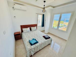 Rafraf Beachfront Escape Sea View