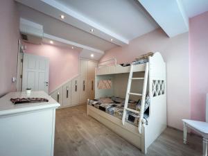 Greek Quarter Stay