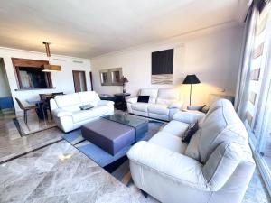 Luxury 3BR Apartment in Aloha Golf - Large Terrace & Pool