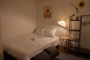 AngelD-20 minutes to Gangnam! Hotel-style bedding, OTT service, Cooking, Laundry, the most reasonable choice for Seoul travel & business!