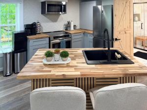 Sheldrake Point Suite