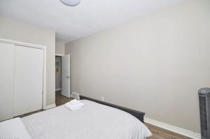 7 Bedroom House Minutes from Niagara Falls