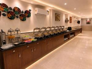 Hotel Airport Hilton Sky Terminal -3 Delhi IGI Airport With - Free Airport Pickup