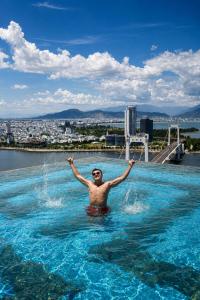 Gold Apartment With Sea View In Da Nang Bay
