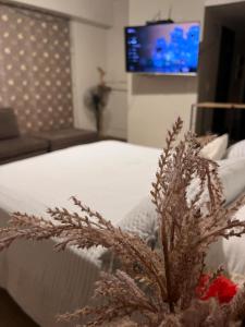Graceys Place at Manhattan Plaza tower 1