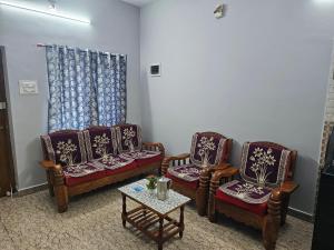 MANU Deluxe HOME STAY