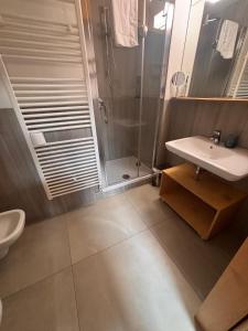 Cozy three-room apartment in the heart of Como, 100 meters from the lake
