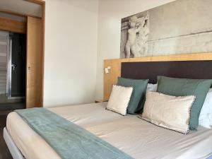 Cozy three-room apartment in the heart of Como, 100 meters from the lake