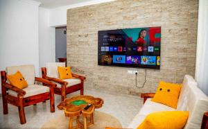 Kyada Grand Villa, 4 Bedroom Villa with Pool, Njiro