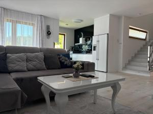 Glamoon Mountain Apartment with Jacuzzi and Sauna, Nowy Targ