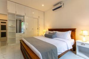 The White House Villa - Aniwatta