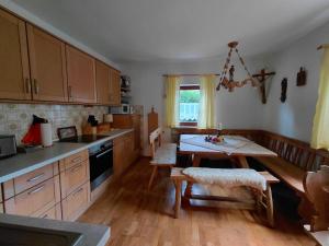Cozy Alpine Chalet in Unterjettenberg - Ideal for Families & Nature Lovers
