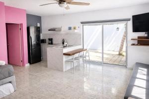 Casa Rosita near Beach