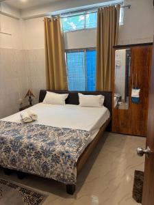 Spacious 2BHK with Full Kitchen, Dining and Parking