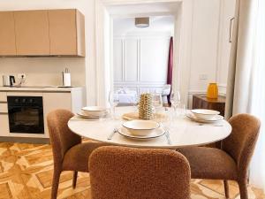 Sole Apartment-Central Luxury & Private Garage