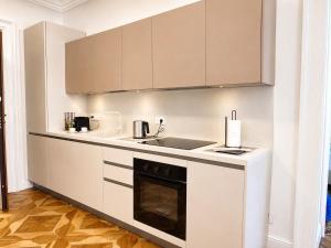 Sole Apartment-Central Luxury & Private Garage