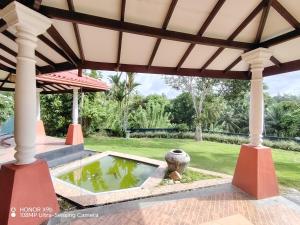Whispering Hills Retreat