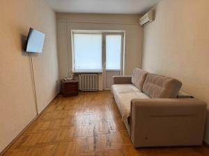 82-Avenue Apartment