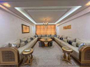 Deluxe Luxury Apartment New Building, New Furniture, 3 Min from the Beach
