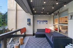Luxe 2-Bed Ski-in Ski-out, On Hill