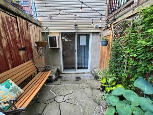 Montreal Hideaway in a Residential area