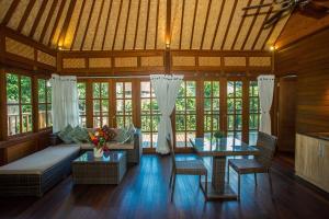 Ubud Family Cabin Villa wPool & Riverside Balcony Bima