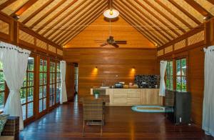 Ubud Family Cabin Villa wPool & Riverside Balcony Bima