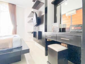 Cozy and Tidy Studio Apartment Mangga Dua Residence By Travelio