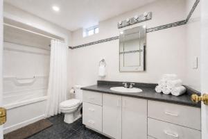 Lower-Level Classic House in Richmond Hill
