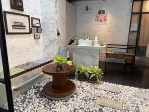 Niece Hostel Phuket - Bangtao Beach