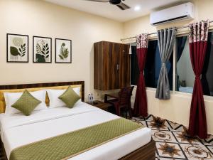 Hotel Atrangi Wave-Near Temple and Sea Beach#Lift Facility With Comfortable Stay#Wi-Fi Facility