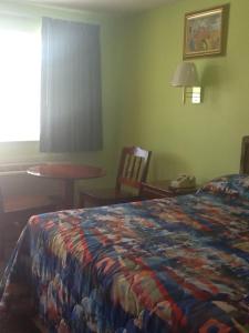 Large Single Room room in Budget Inn